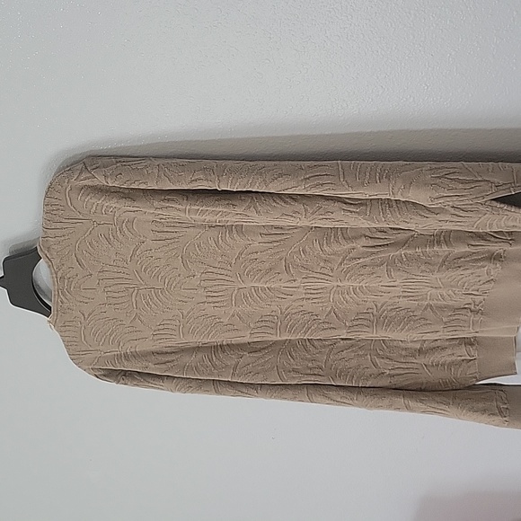 Lello Men‘s Lightweight Cotton Stone Washed Floral Pattern V-Neck Sweater - Picture 6 of 12